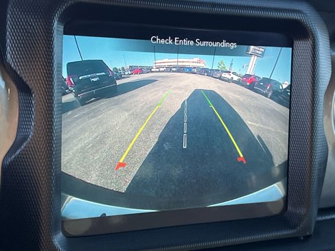 Used 2020 Jeep Wrangler Unlimited Sahara image 19