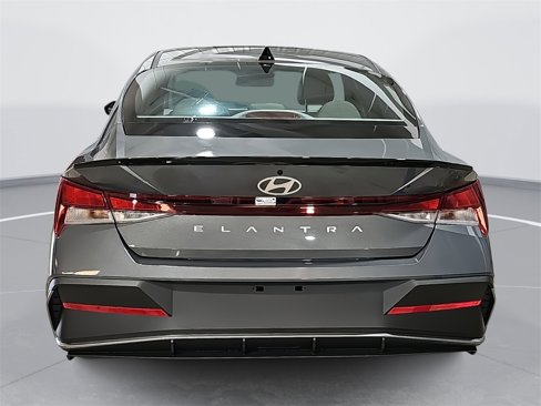 New 2025 Hyundai Elantra Sport image 5