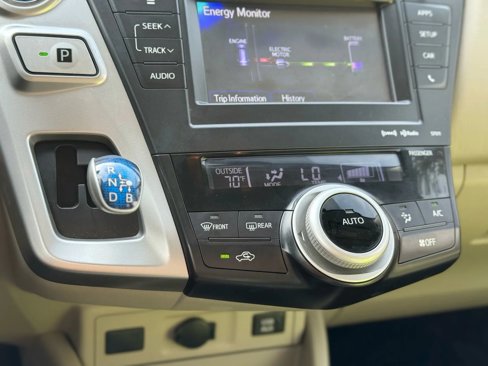 Used 2012 Toyota Prius V Two image 15
