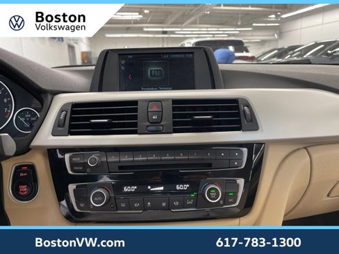 Used 2018 BMW 320i xDrive Sedan w/ Convenience Package image 16
