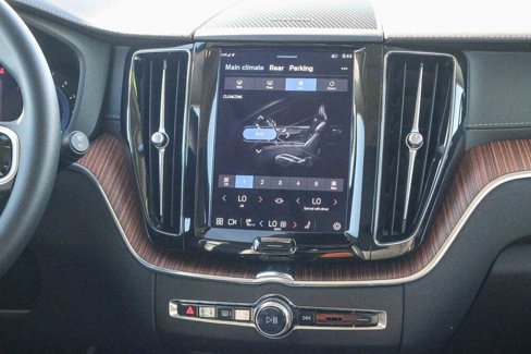 Used 2023 Volvo XC60 B6 Ultimate w/ Protection Package Premier image 22