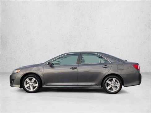 Used 2014 Toyota Camry SE image 8