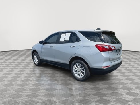 Used 2021 Chevrolet Equinox LS image 6