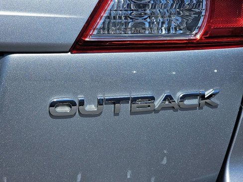 Used 2012 Subaru Outback 2.5i image 12