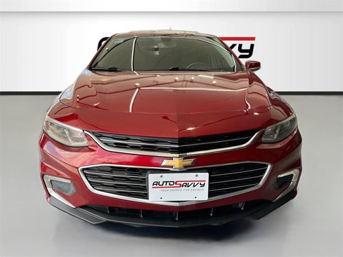 Used 2018 Chevrolet Malibu LT w/ Leather Package image 2