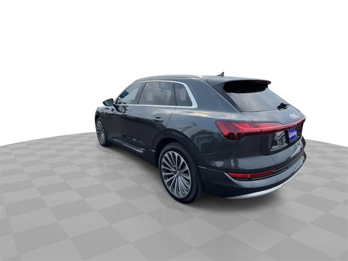 Used 2019 Audi e-tron Prestige w/ Prestige Package image 6