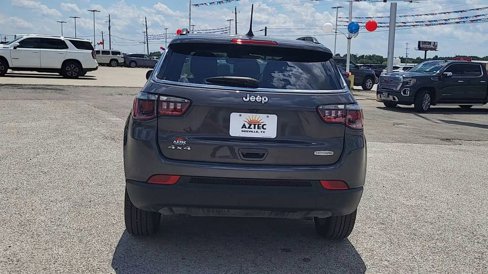Used 2024 Jeep Compass Latitude image 7