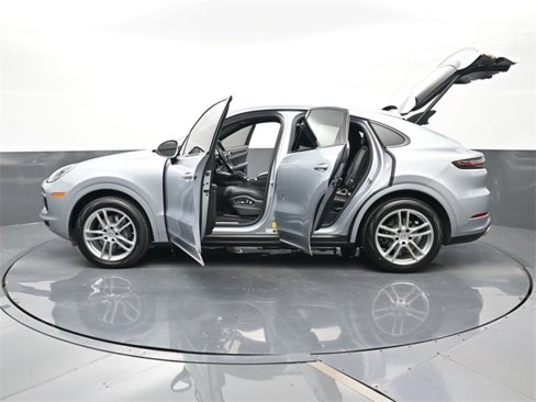 Certified 2020 Porsche Cayenne image 33