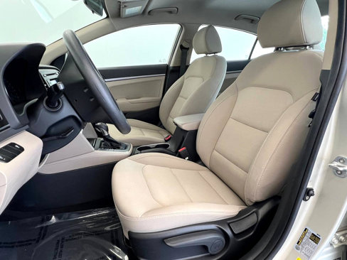 Used 2017 Hyundai Elantra SE image 8