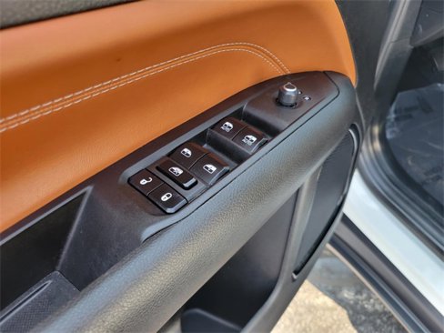 Used 2024 Jeep Compass Limited image 18