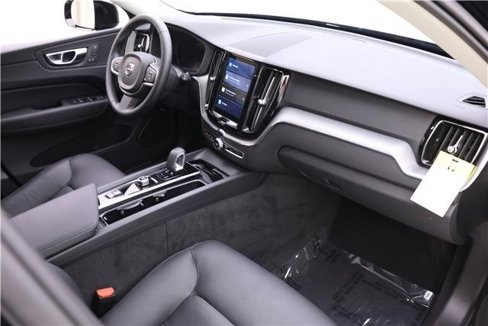 Certified 2025 Volvo XC60 B5 Core w/ Protection Package Premier image 22