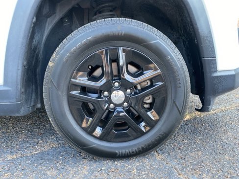 Used 2018 Jeep Compass Sport image 9