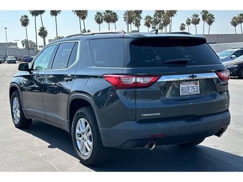 Used 2021 Chevrolet Traverse LT image 3