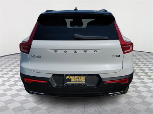 Used 2020 Volvo XC40 T5 R-Design image 6