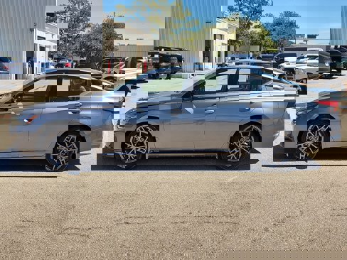 Used 2023 Nissan Altima 2.0 SR image 2