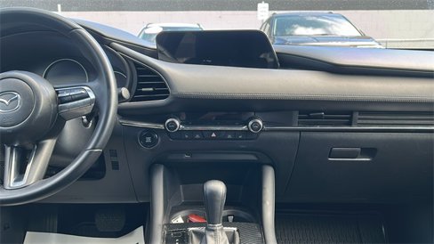 Used 2020 MAZDA MAZDA3 Hatchback w/ Premium Package image 17
