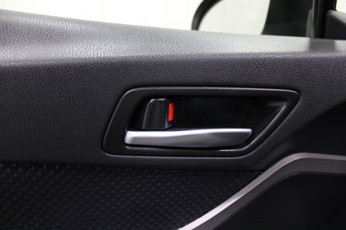 Used 2020 Toyota C-HR LE image 8
