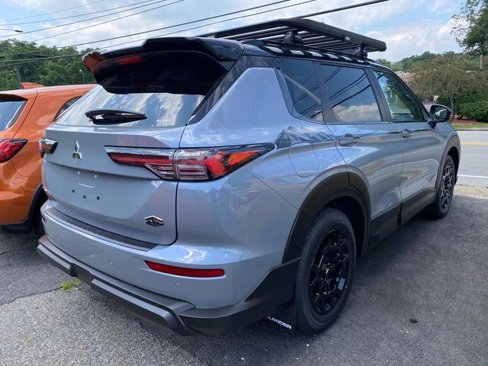 New 2025 Mitsubishi Outlander AWD image 3