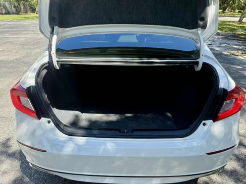 Used 2018 Honda Accord Hybrid image 12
