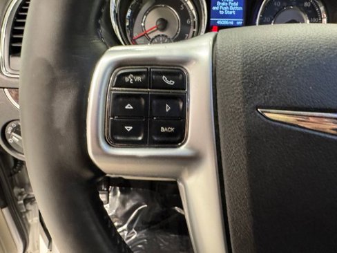 Used 2011 Chrysler Town & Country Limited w/ Trailer Tow Group image 15