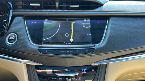 Used 2018 Cadillac XT5 Luxury w/ Driver Awareness Package image 19