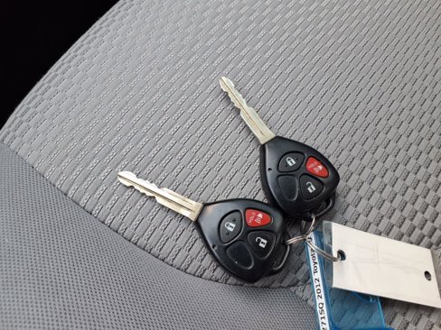 Used 2012 Toyota RAV4 FWD image 17
