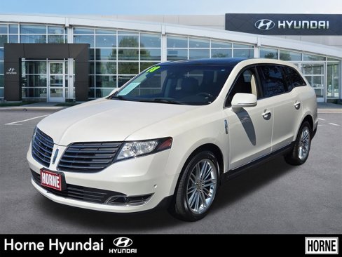 Used 2018 Lincoln MKT AWD w/ Technology Package image 1