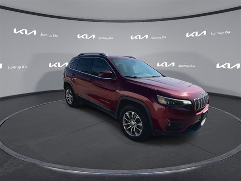 Used 2019 Jeep Cherokee Latitude Plus w/ Comfort/Convenience Group image 2