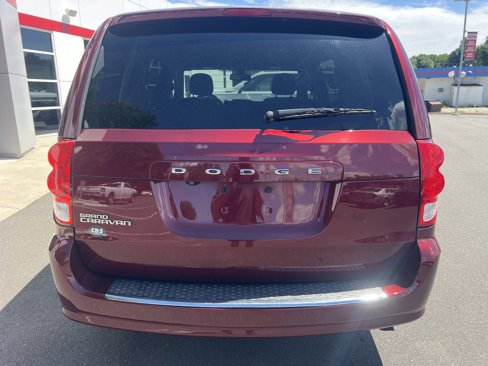 Used 2020 Dodge Grand Caravan SXT image 7