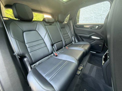Used 2021 Porsche Cayenne Turbo S image 33