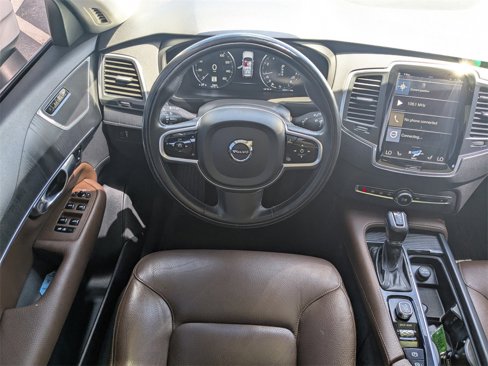 Used 2020 Volvo XC90 T6 Momentum w/ Protection Package image 18