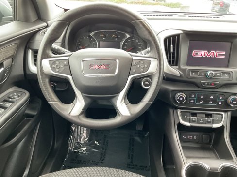 Used 2024 GMC Terrain SLE image 13