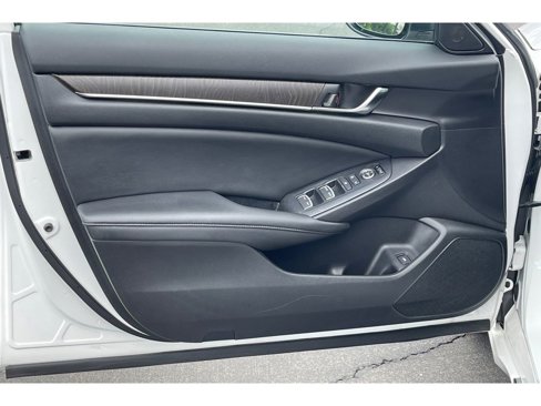 Used 2020 Honda Accord EX image 11