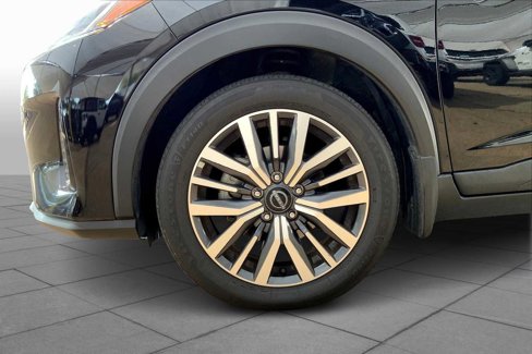 Used 2023 Nissan Kicks SV image 10