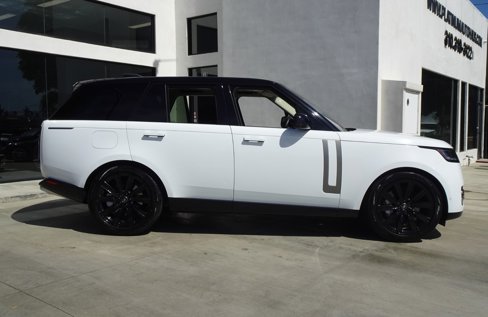 Used 2023 Land Rover Range Rover SE image 8