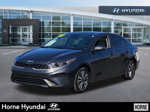 Used 2023 Kia Forte LXS image 1