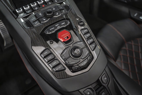 Used 2019 Lamborghini Aventador S image 39
