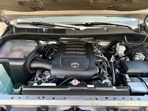 Used 2018 Toyota Tundra SR5 image 12