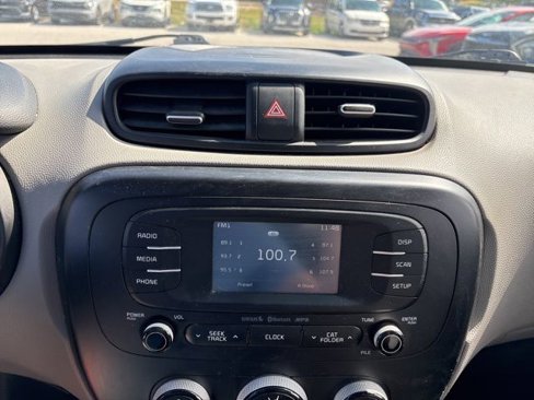 Used 2016 Kia Soul + image 16