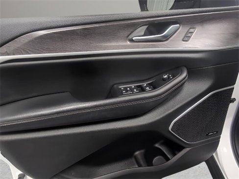 Used 2022 Jeep Grand Cherokee L Limited image 23
