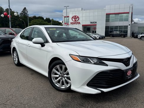 Used 2019 Toyota Camry LE image 1