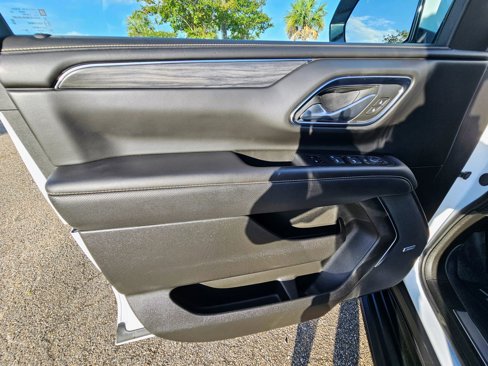 Used 2024 GMC Yukon SLT image 15