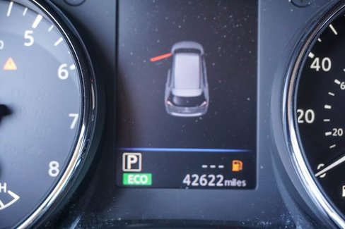 Used 2019 Nissan Rogue SV w/ Premium Package image 24