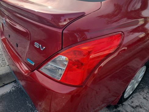 Used 2015 Nissan Versa SV image 10