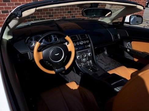 Used 2015 Aston Martin V8 Vantage Roadster image 44