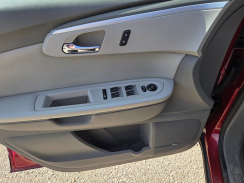 Used 2012 Chevrolet Traverse LT image 11