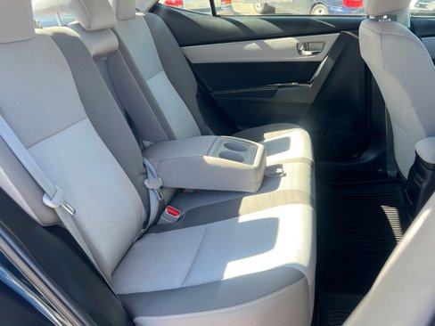 Used 2018 Toyota Corolla LE image 13