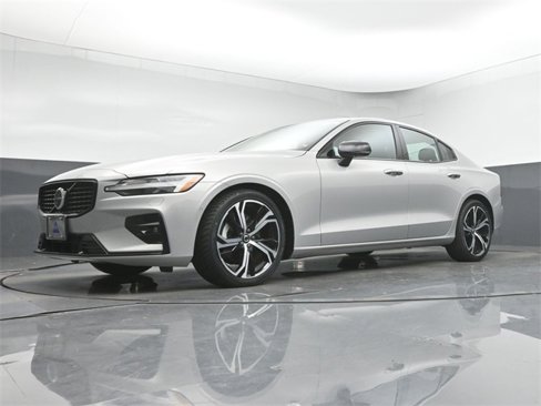 Used 2024 Volvo S60 B5 Plus image 38