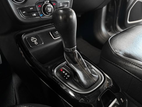 Used 2019 Jeep Compass Limited image 31