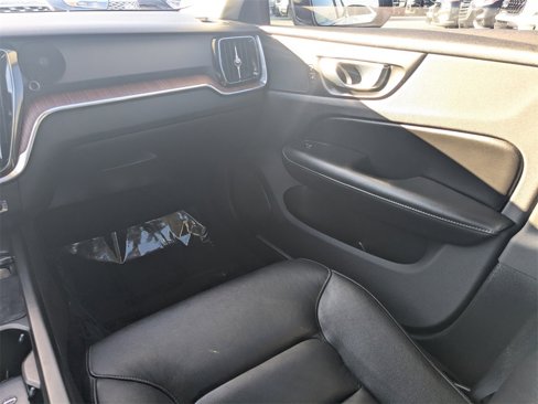 Used 2022 Volvo S60 B5 Momentum image 15